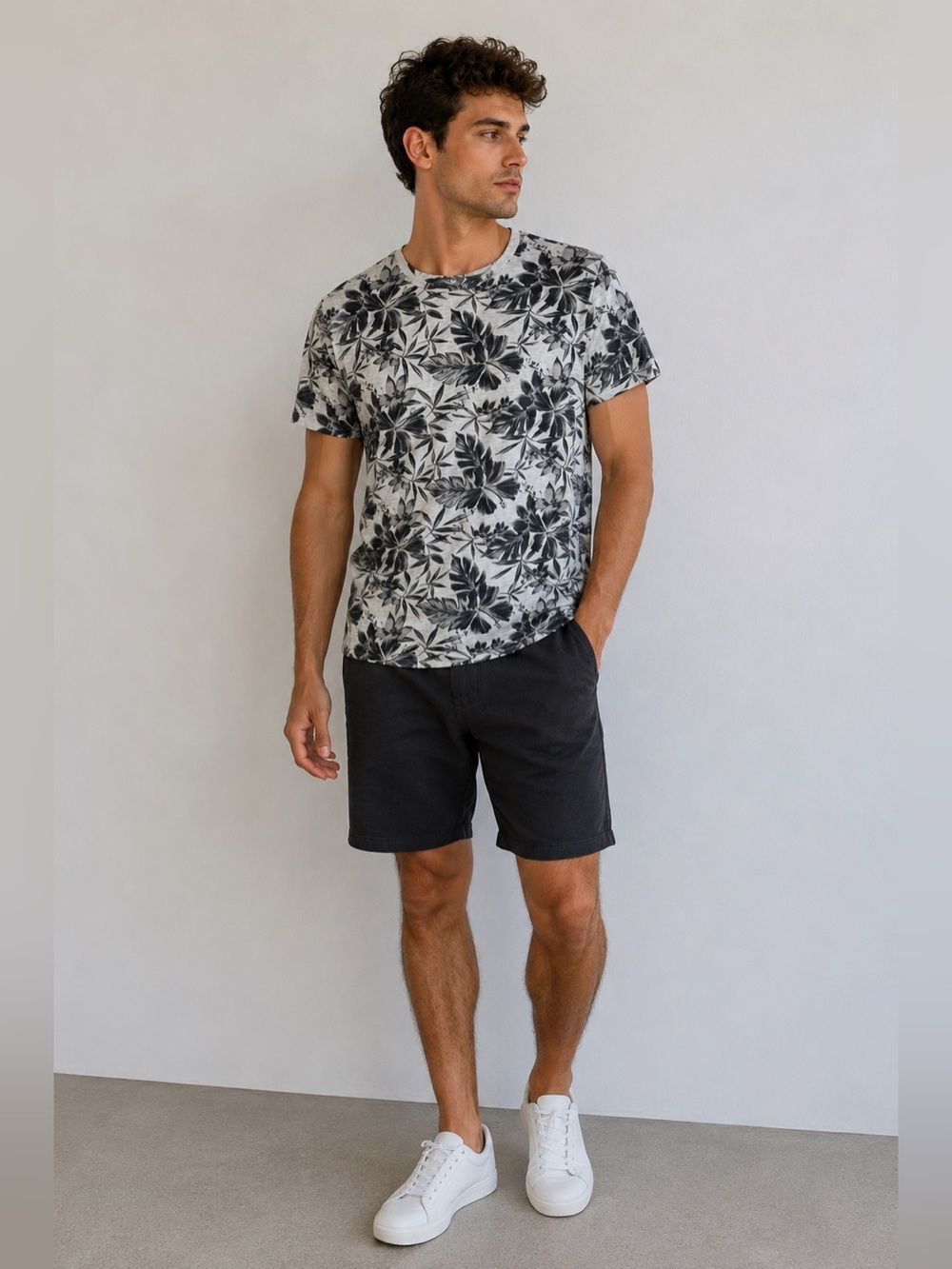 Aeropostale Men's T-shirt Tee Size L Black White Graphic Palm Tree Print Beach